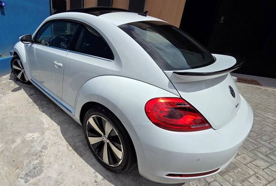VOLKSWAGEN FUSCA 2.0 TSI 16V R-LINE GASOLINA 2P AUTOMÁTICO VOLKSWAGEN FUSCA 2.0 TSI 16V R-LINE GASOLINA 2P AUTOMÁTICO